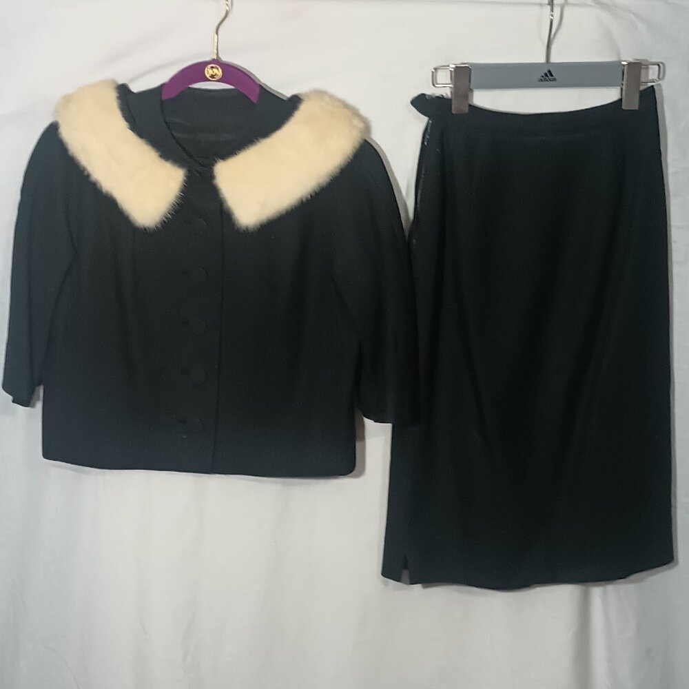 Vintage Jack Bloom California 2 PC Skirt Suit Black Fur Collar XS-22 in Waist